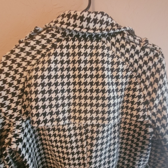 Beautiful Club Monaco Pea Coat Houndstooth pattern - Picture 13 of 15
